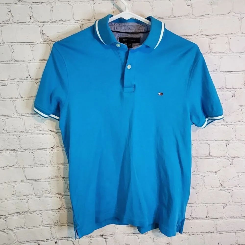Men's Tommy Hilfiger "Custom fit" polo, size small